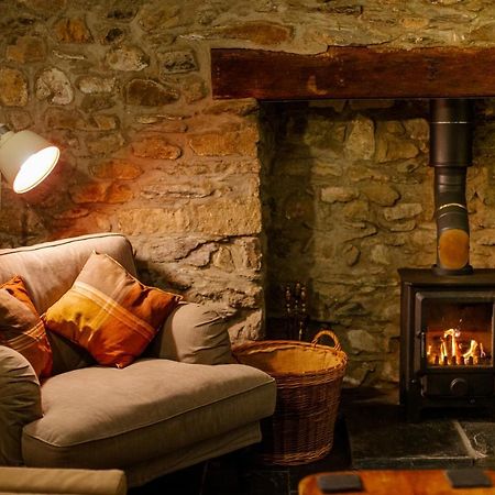 St Davids Hideaway With Roll-Top Bath & Log Burner ภายนอก รูปภาพ