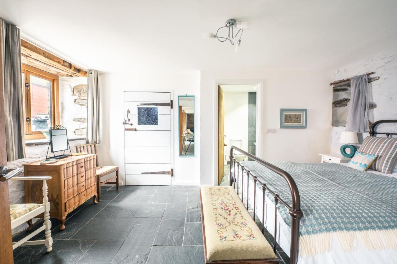 St Davids Hideaway With Roll-Top Bath & Log Burner ภายนอก รูปภาพ