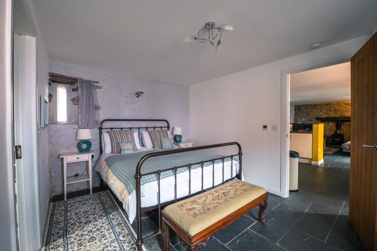 St Davids Hideaway With Roll-Top Bath & Log Burner ภายนอก รูปภาพ