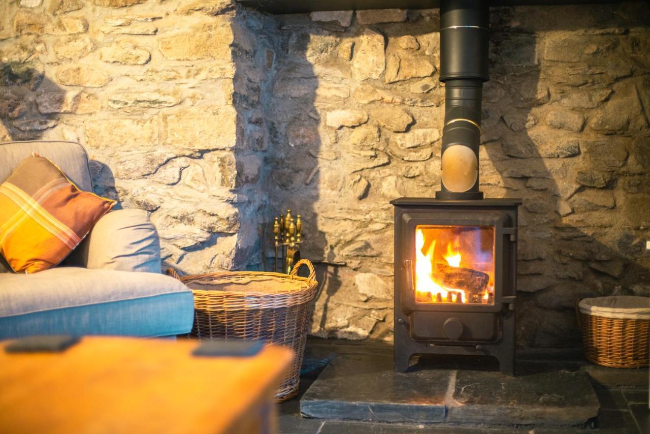 St Davids Hideaway With Roll-Top Bath & Log Burner ภายนอก รูปภาพ