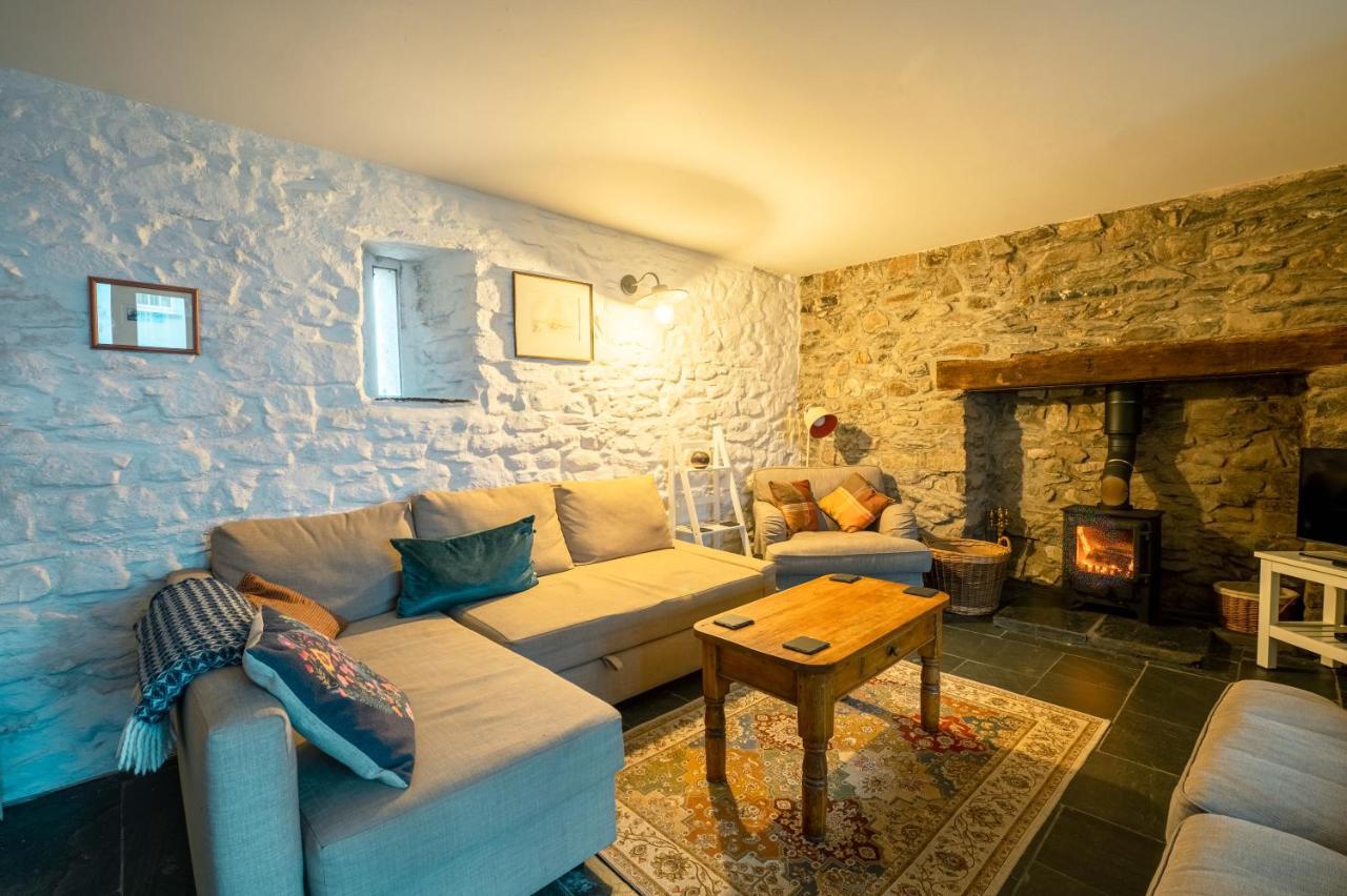 St Davids Hideaway With Roll-Top Bath & Log Burner ภายนอก รูปภาพ