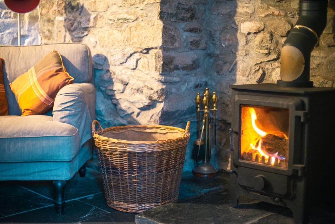St Davids Hideaway With Roll-Top Bath & Log Burner ภายนอก รูปภาพ